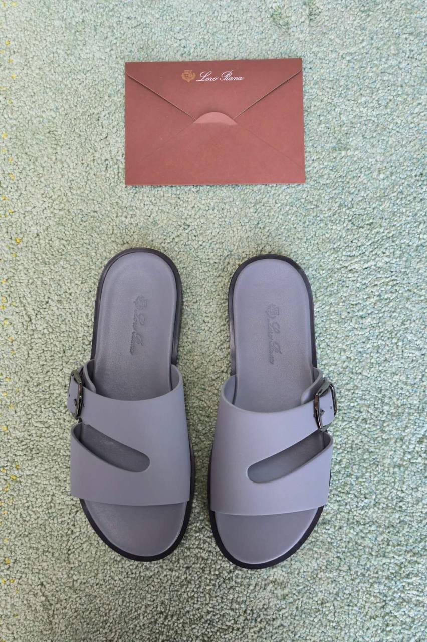 Air Jordan 4 Frozen Moments Grey Sneakers