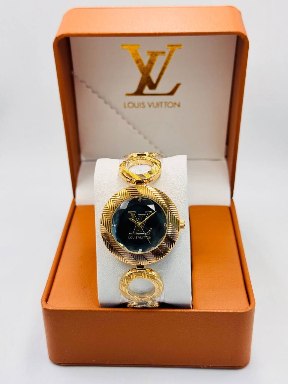 ساعة لويس فيتون تامبور ذهبية بكريستال LV
