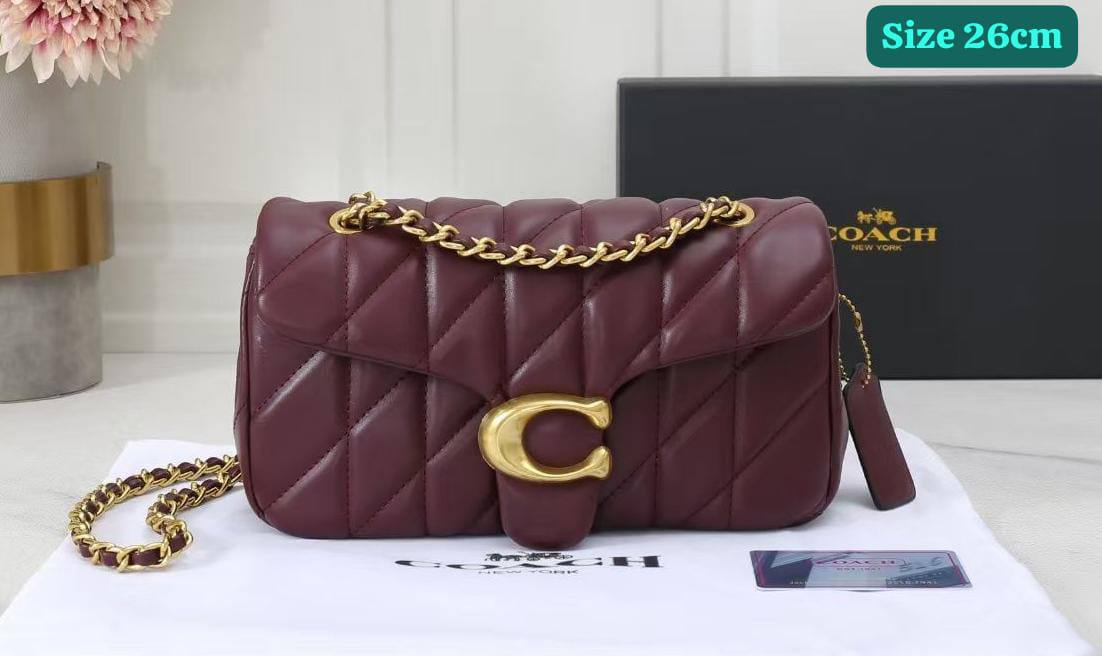 حقيبة كوتش تابي مبطّنة برغندي بشعار C