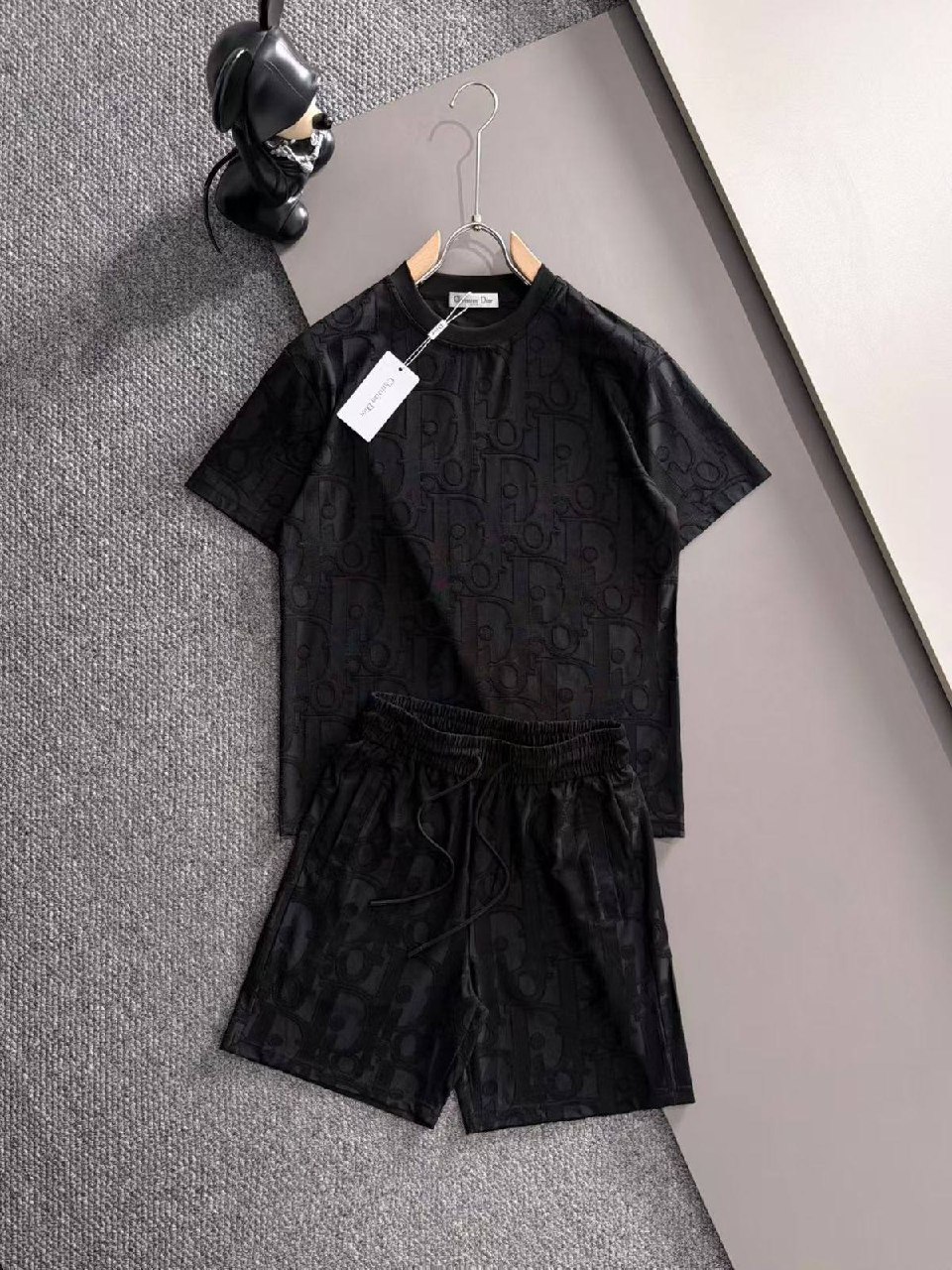 Men's Elastic-Waist Shorts
